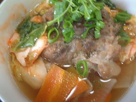 煮込むだけのテールスープ（コムタン）