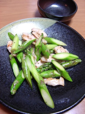 アスパラガスと鶏むね肉の塩炒め