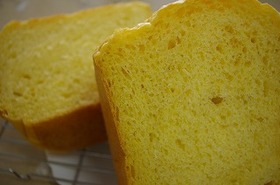 カボチャの煮物入り。。ご飯パン　