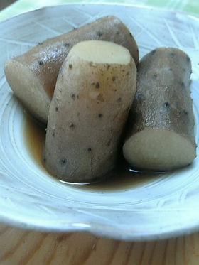 細長イモの煮物