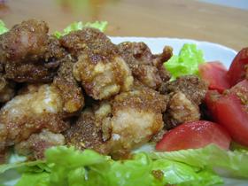 鶏のから揚げゴマだれかけ
