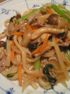 オイソースで♪旨みたっぷり焼きうどん