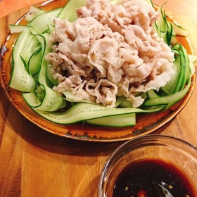 さっぱり旨い♪ゆで豚ときゅうりの雲白肉