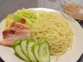 広島風ぴり辛つけ麺