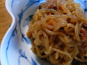 糸こんにゃくの梅かつお煮