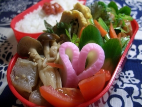 ハートのつもりのかまぼこ♪