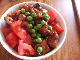 鶏トマ丼