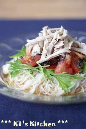 さっぱり鶏肉で♪しそトマトそうめん