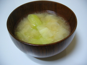 10分でできる簡単キャベツの味噌汁