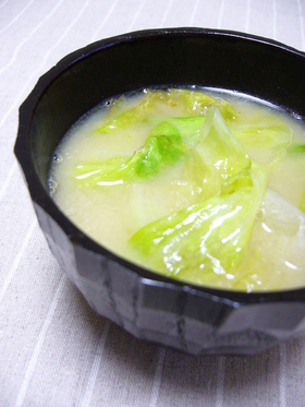 簡単…レタスだけ味噌汁♪