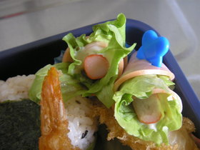 お弁当に☆簡単　お花のハム☆