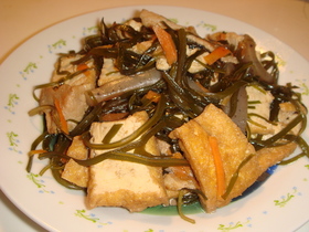あまった野菜で♪切り昆布の炒め物！！