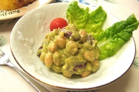 ヘルシーな豆とアボカドのクリーミーサラダ