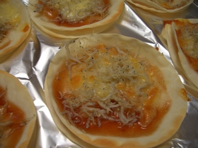 餃子の皮ピザ