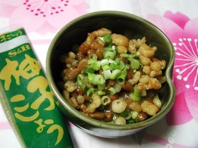 おつまみにも♪柚子胡椒納豆in揚げ玉☆