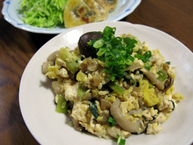 中華炒り豆腐：大葉にんにく醤油風