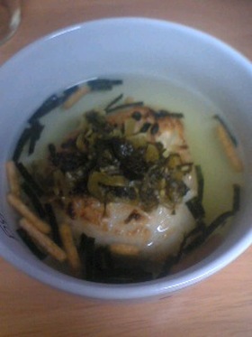 朝食にも○　焼きおにぎり茶漬け