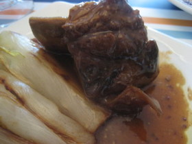 牛肉のビール煮　フランダース風
