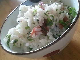 大葉とじゃこと梅干のさっぱり混ぜご飯