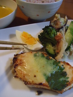 味噌漬けめかじきのしそチーズ焼き