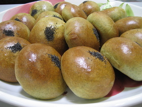 よもぎ入りモチモチあんパン