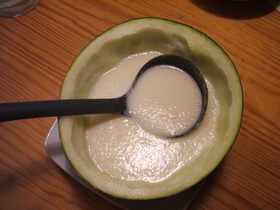 簡単冷たいメロンスープ