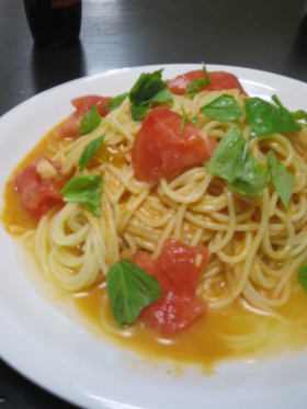 フレッシュトマトの冷製パスタ