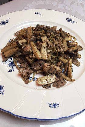 ＋エリンギと豚肉の黒胡麻パスタ＋