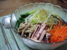 韓国で食べたビビン麺