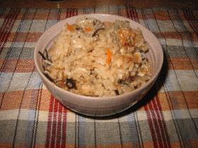 味つけいらず炊き込みごはん