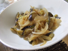 スピードおかず☆茄子と玉ねぎの甘味噌炒め