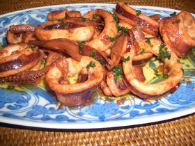 酒のおともに！イカの腸の炒め物