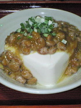 なめ茸＆納豆ぶっかけ豆腐