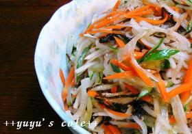 切って和えるだけ！野菜の塩こんぶ和え