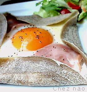 そば粉のクレープ　“ガレット”