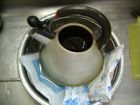 お茶を早く冷やす方法