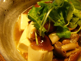 なめこ&納豆かけ豆腐
