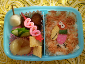キョロちゃん（いちご）弁当（キャラ弁）