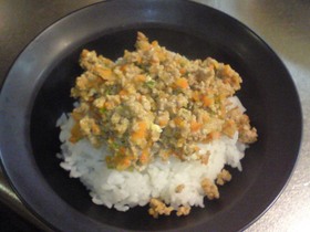 子どもの好物♡ひき肉丼？？