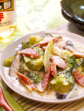 ソーセージとブロッコリーのさっぱり豆乳中華炒め煮