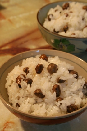 もちっともっちり( ´￢`)ﾉむかごご飯