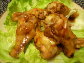 隠し味はチリソース☆手羽元