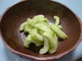 白瓜の辛し漬け