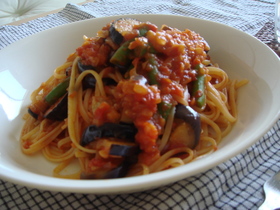 ナスとトマトたっぷりのパスタ