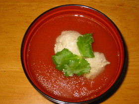 昆布茶で作る鶏団子のお吸い物