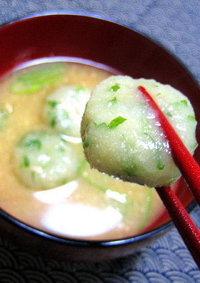 もちもち♪おから団子の味噌汁