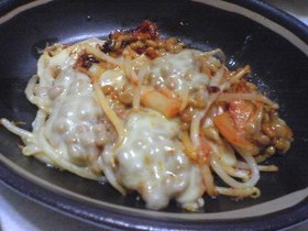 居酒屋っぽい一品☆納豆キムチーズ