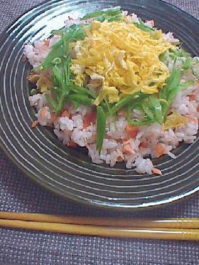 彩りキレイな♪鮭ご飯