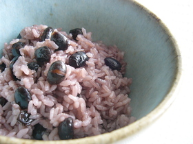 おもてなしに・・・　　黒豆ごはん