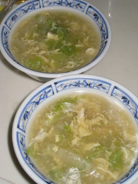 とろとろ白菜と卵の中華スープ